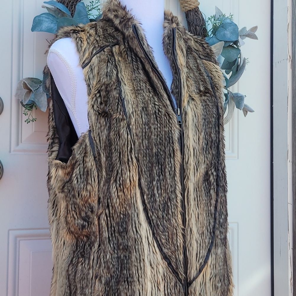 Fur vest